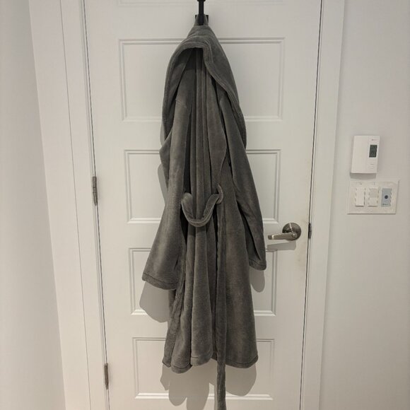Restoration Hardware Luxury Plush Robe, Gray (Size L) - Picture 2 of 6